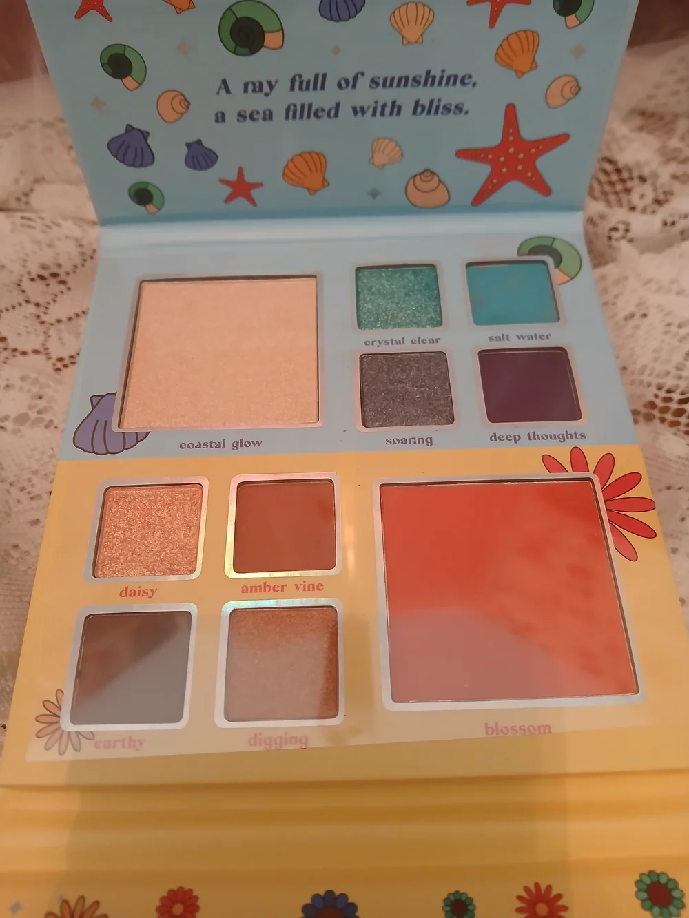 N/A compact eyeshadow